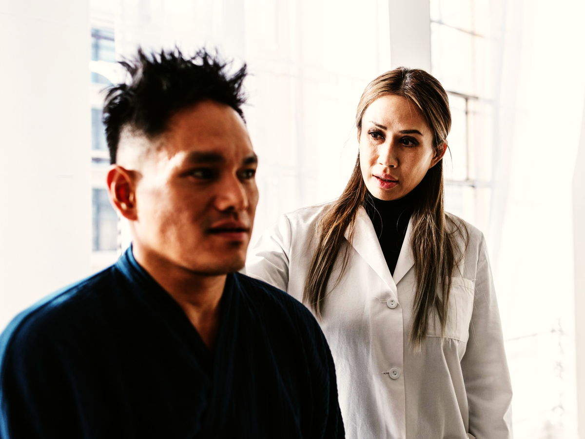 Patient in conversation with a therapist